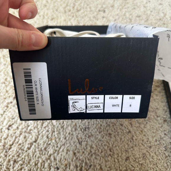 Lulu’s size 8 white heels - Picture 7 of 7
